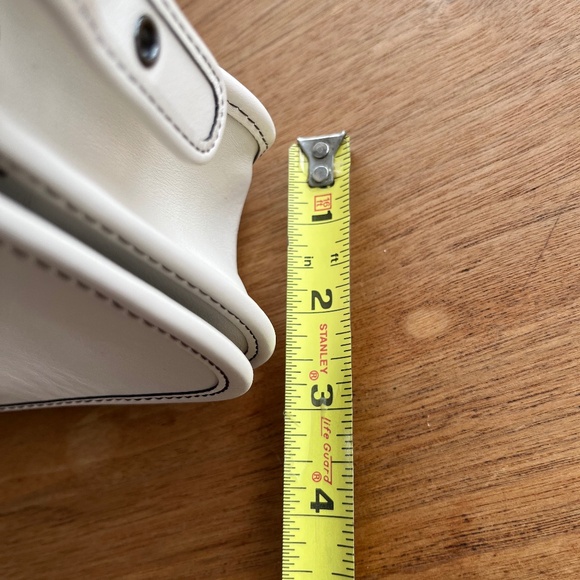 Coach Women's Saddle 18 Crossbody Bag White with Contrast Stitching A1780 57731 - Picture 2 of 7